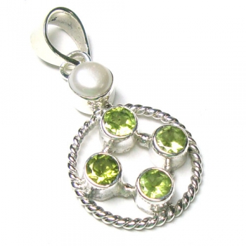 Freshwater pearls pure silver handmade peridot gemstone pendant 